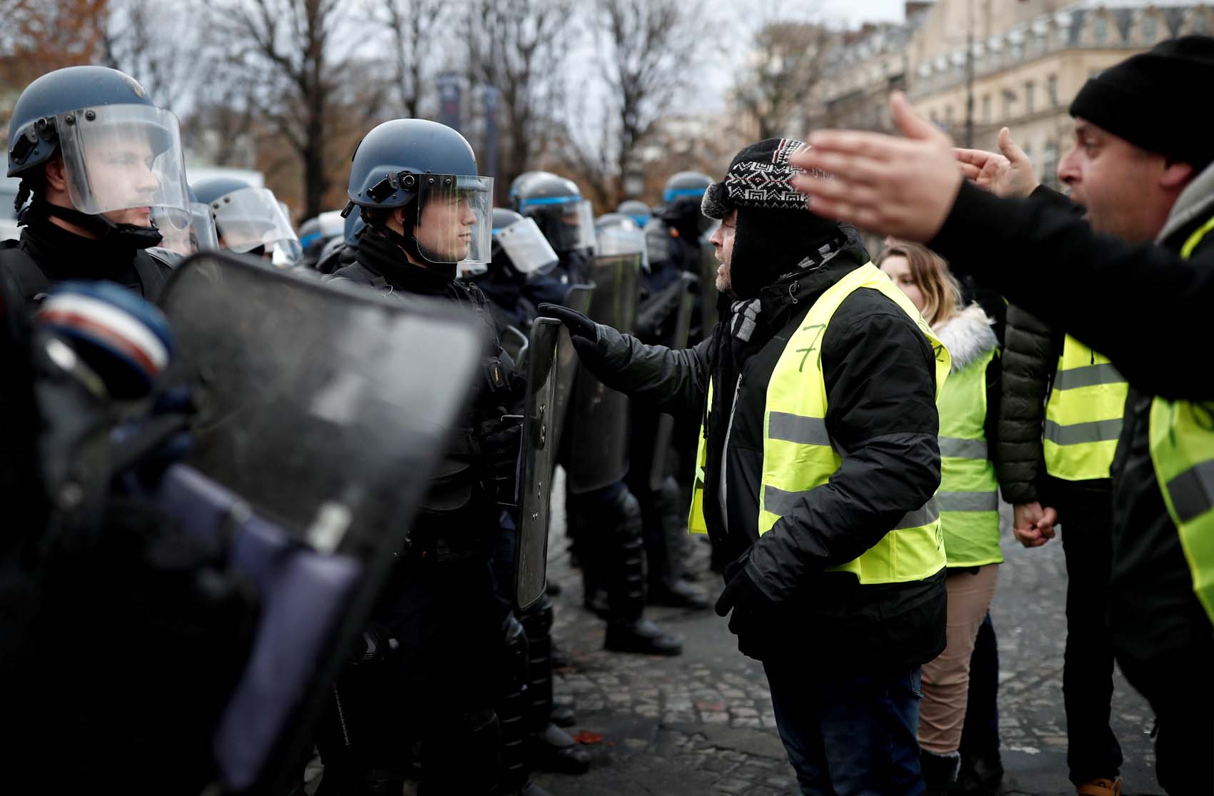 Gobierno de Maduro preocupado por “fuerte” represión contra manifestantes en Francia