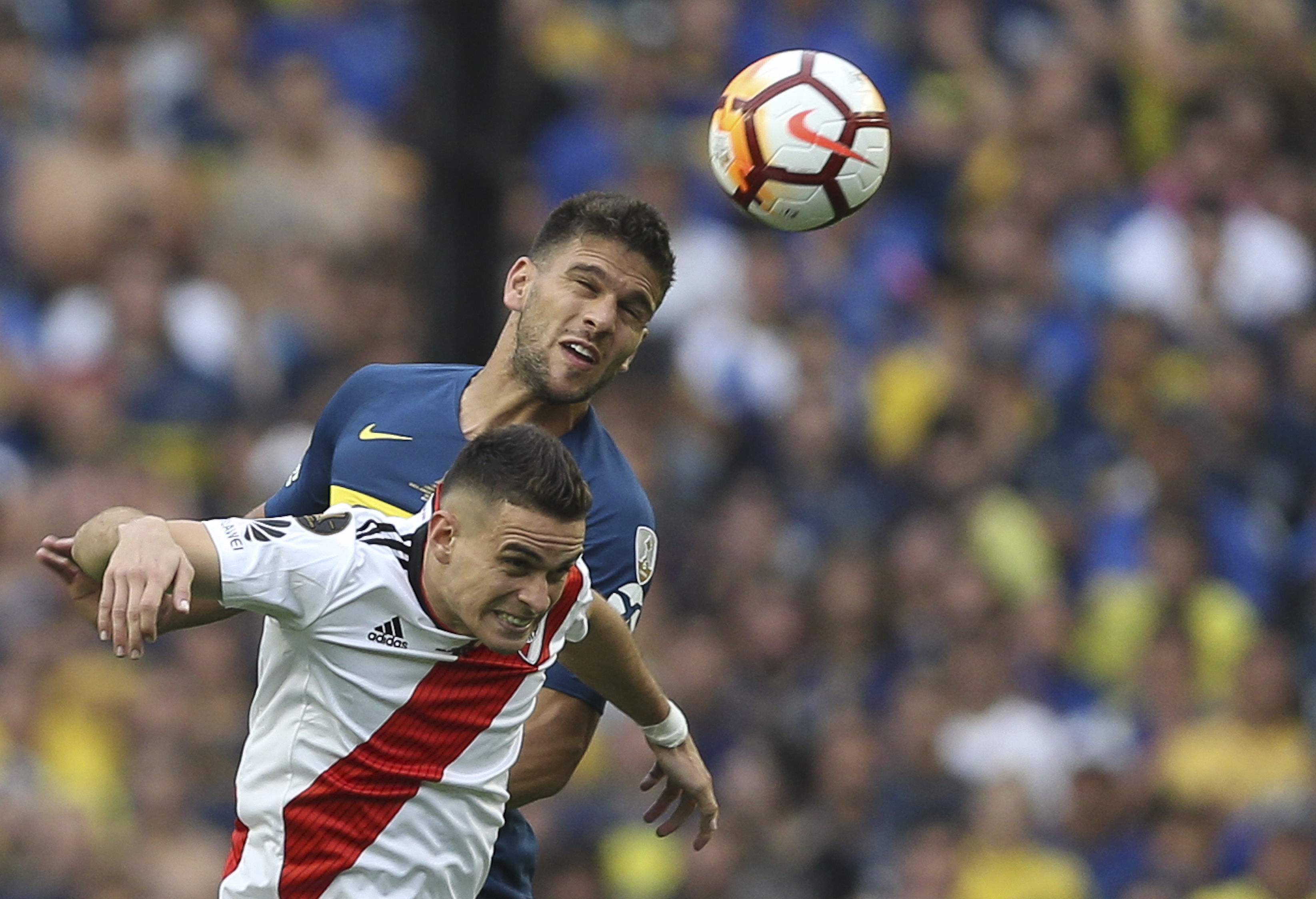 Tras electrizante primer choque, Boca y River definirán el título en el Monumental (Fotos)