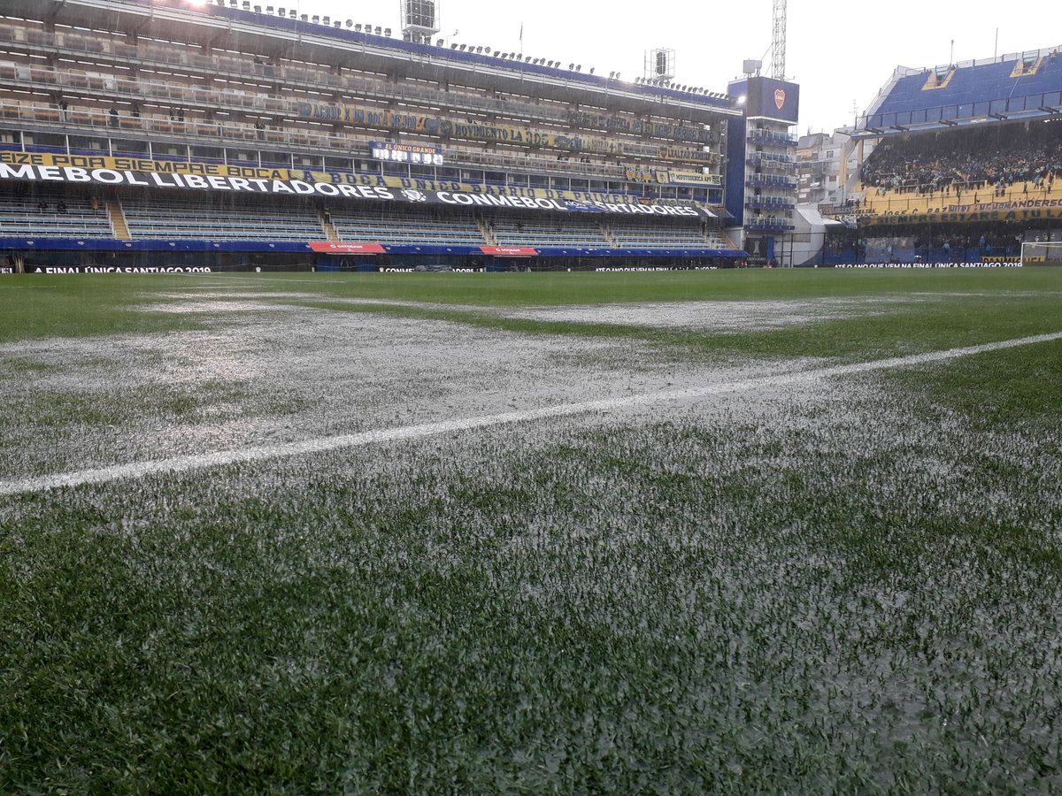 Estallaron los memes después de la suspensión de la Superfinal entre Boca y River