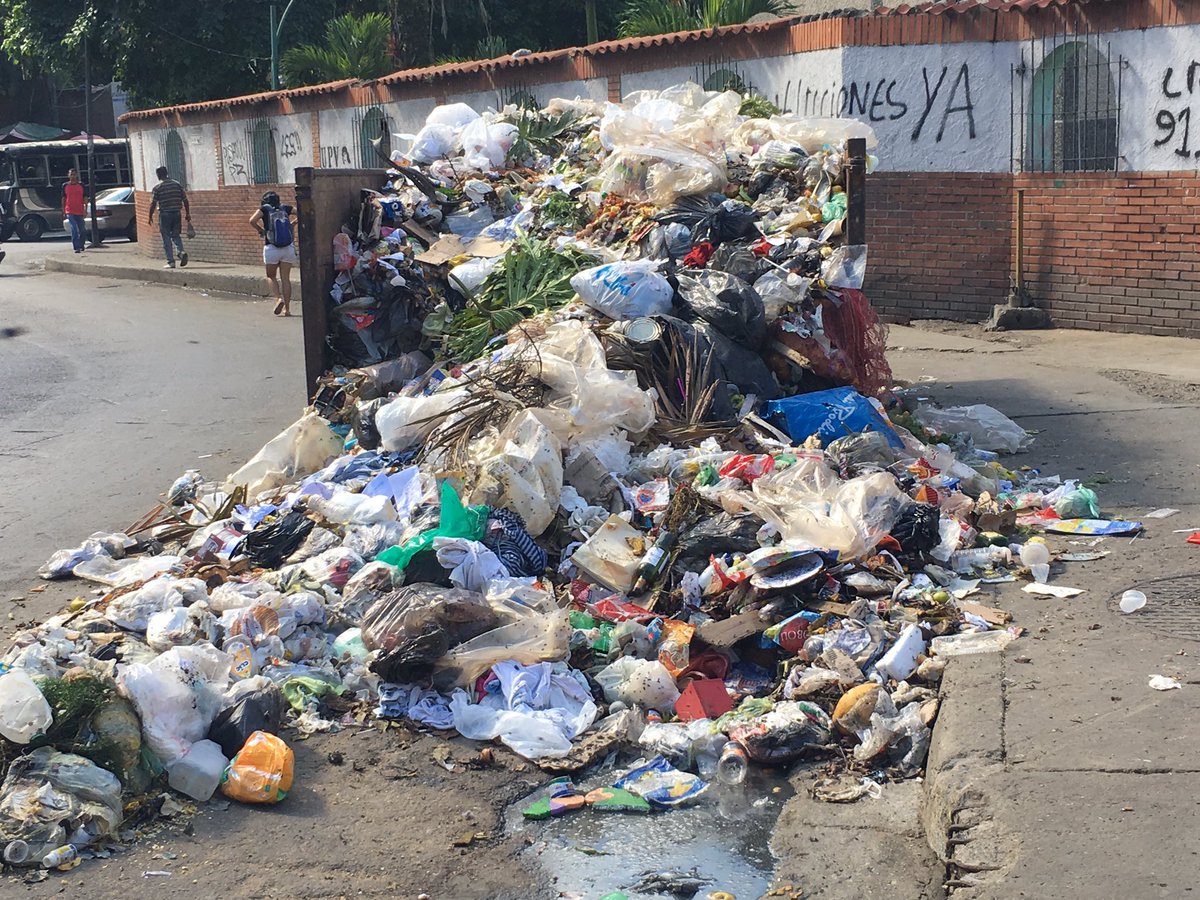 El reflejo del “Socialismo del Siglo XXI”: Petare se desborda de Basura (FOTO)