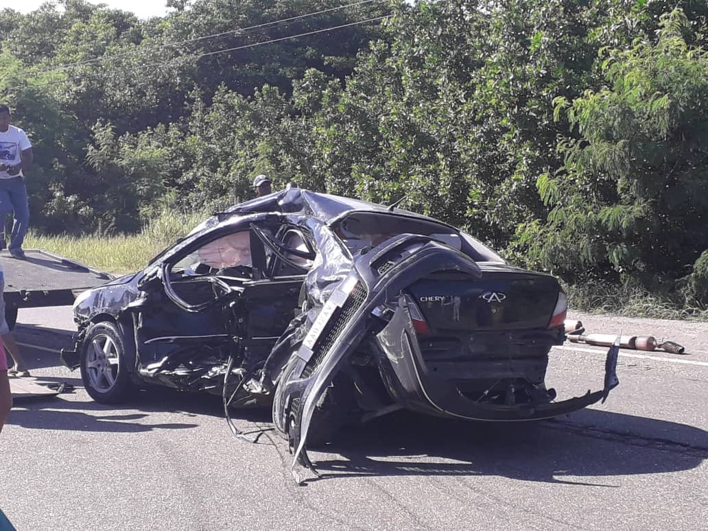 Muere constituyente tras sufrir un accidente de tránsito (fotos)