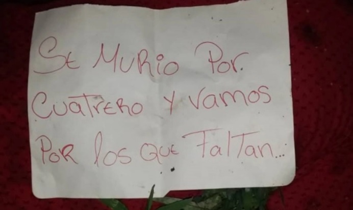 Matan a hombre por cuatrero y dejan una nota amenazante en su cuerpo