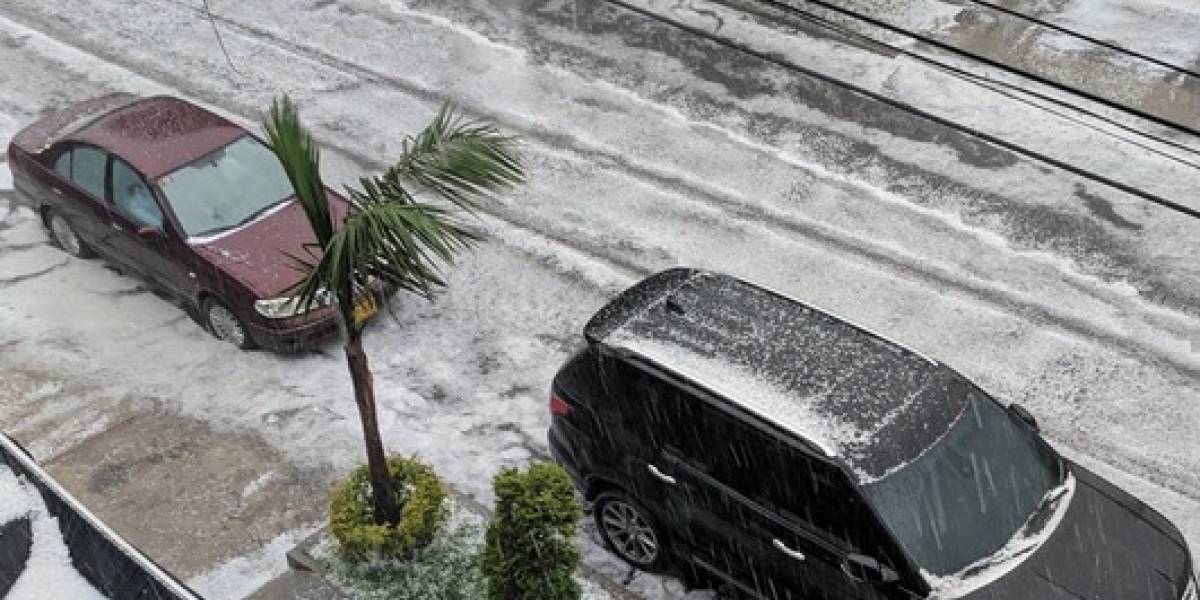 Fuerte lluvia acompañada de granizo se registró este #22Nov en Bogotá (Fotos y video)