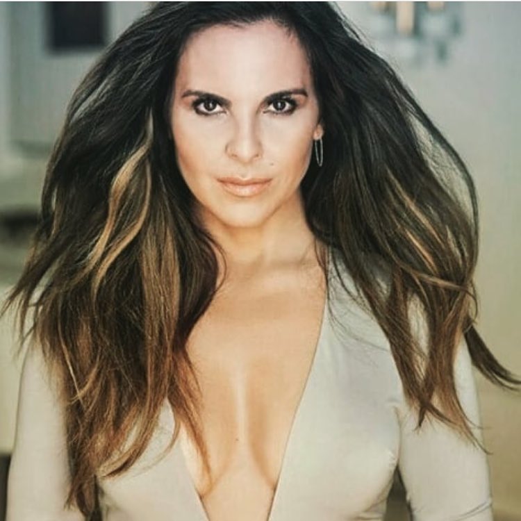 ¿Qué le preocupará? Kate del Castillo sorprende a sus fanáticos tras publicar esta foto