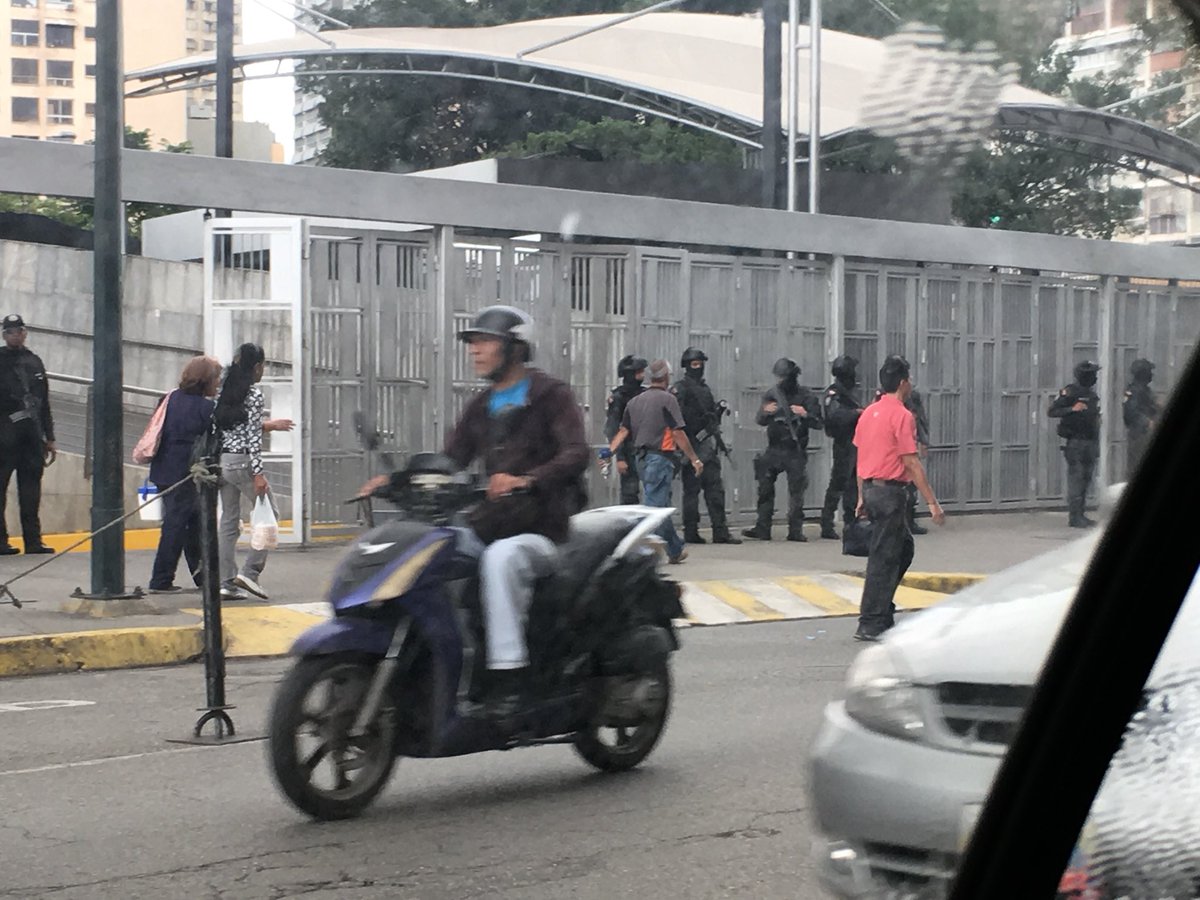 Así se encuentra el Sebin de Plaza Venezuela luego del traslado de Iván Simonovis (video)