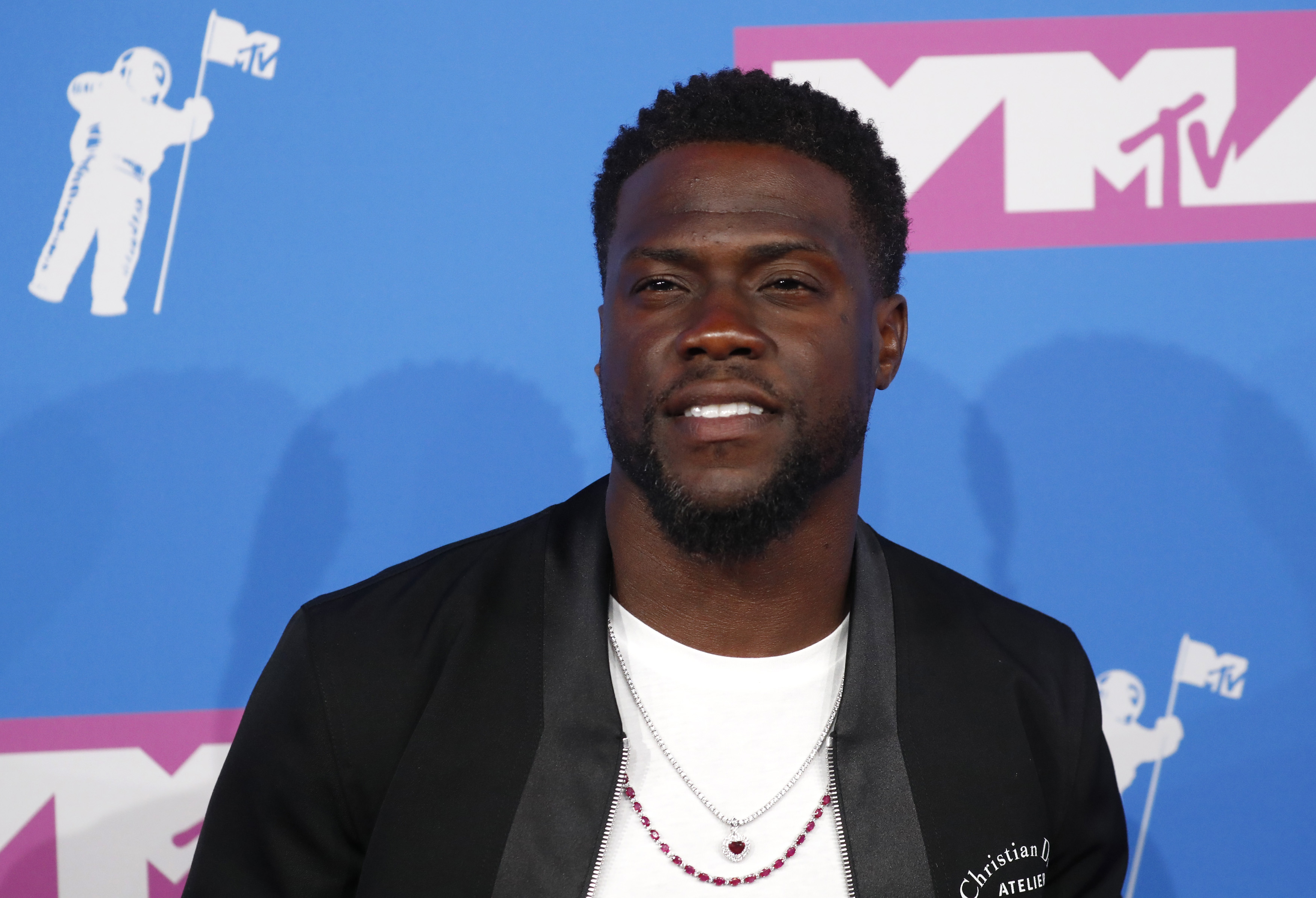 ¡Monstruoso! Así quedó el carro en donde casi pierde la vida el actor Kevin Hart (FOTOS)