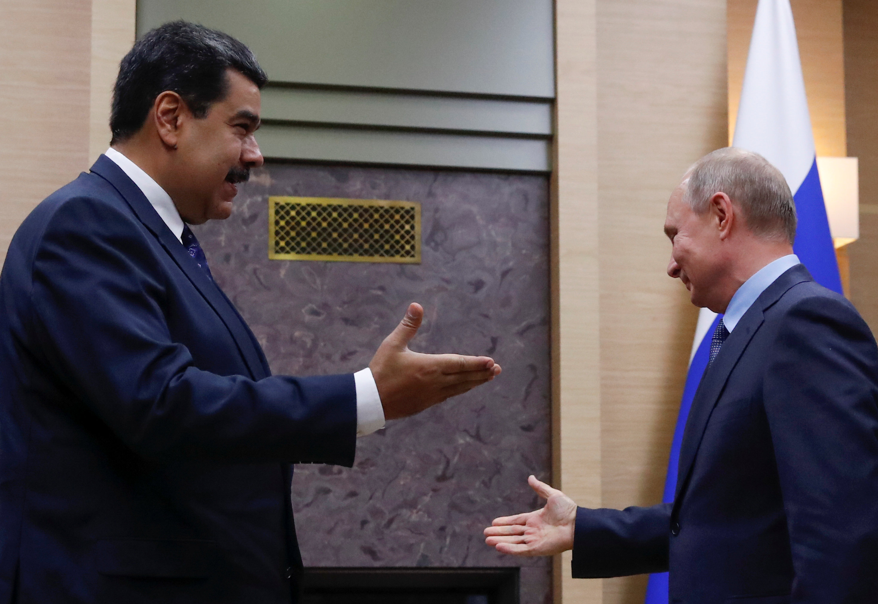 The Economist: En Venezuela, Vladimir Putin lucha por su propio futuro