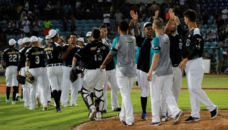 Bravos despega hacia Valencia para debutar contra el Magallanes (FOTO)