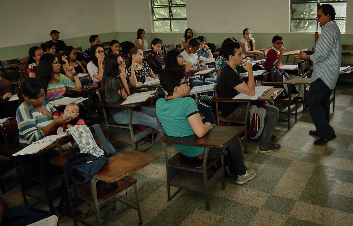 Destacada universidad venezolana batalla por seguir funcionando en medio de la crisis