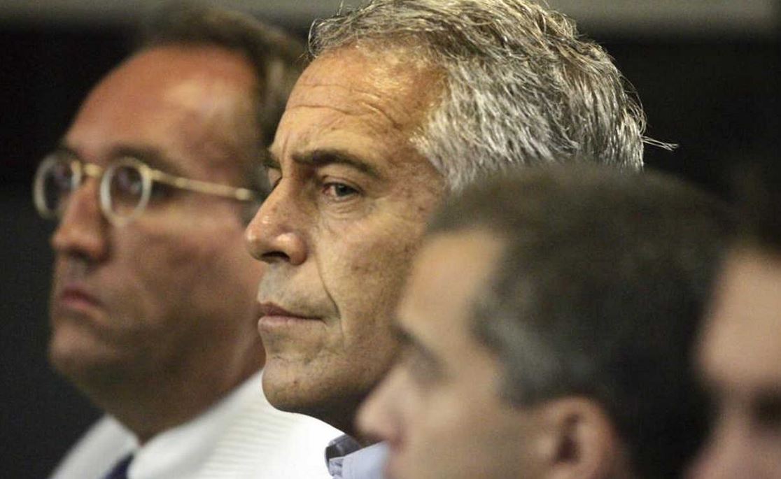 Justicia francesa investiga las ramificaciones del caso Epstein en Francia