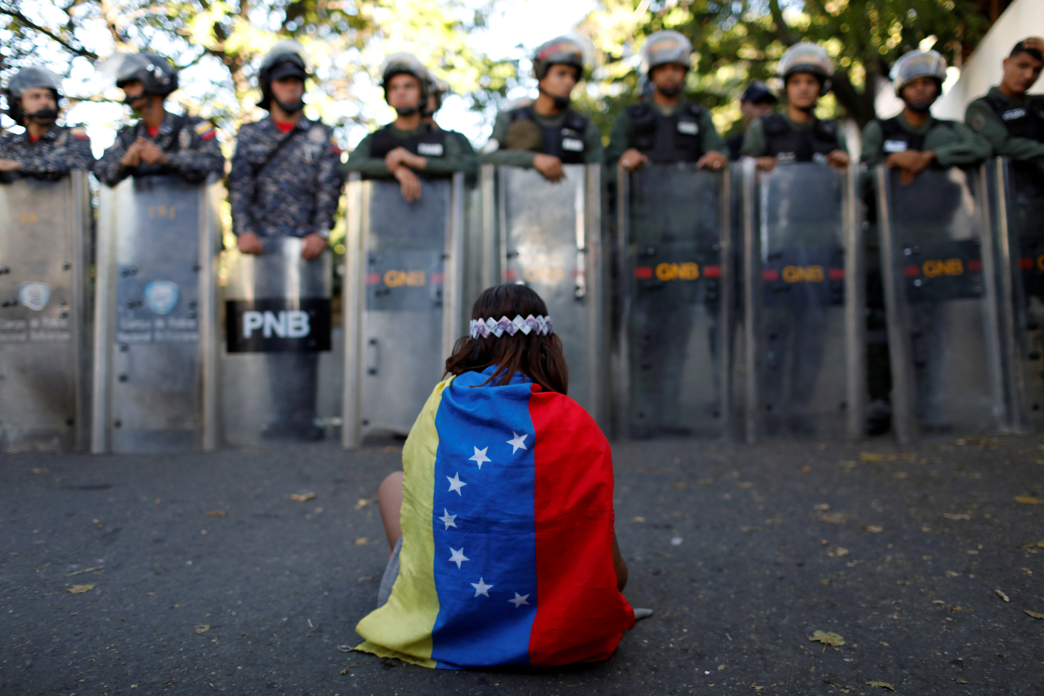 Fuerzas represivas del régimen de Maduro torturaron a decenas de militares y a sus familiares (Informe y video)