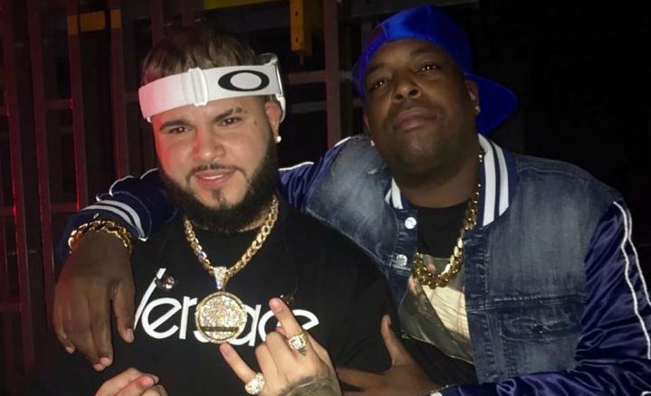 ¡LA BURLAAA! A Farruko se le destapó la calva en pleno concierto (VIDEO)