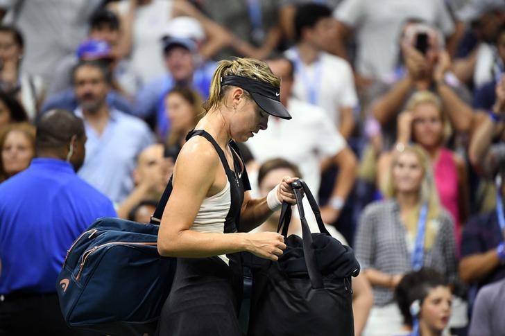 Sharapova se retira por lesión de torneo en China poco antes del Abierto de Australia