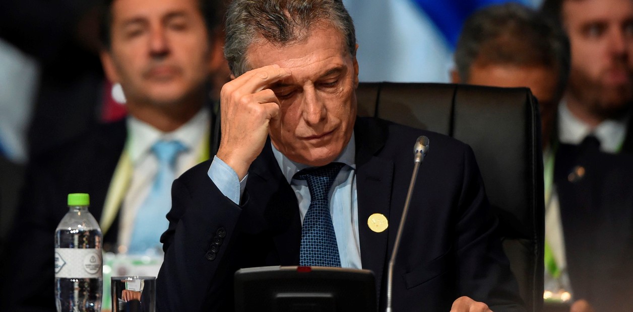 Los anuncios de Macri no calman el mercado y la moneda argentina continúa en picada