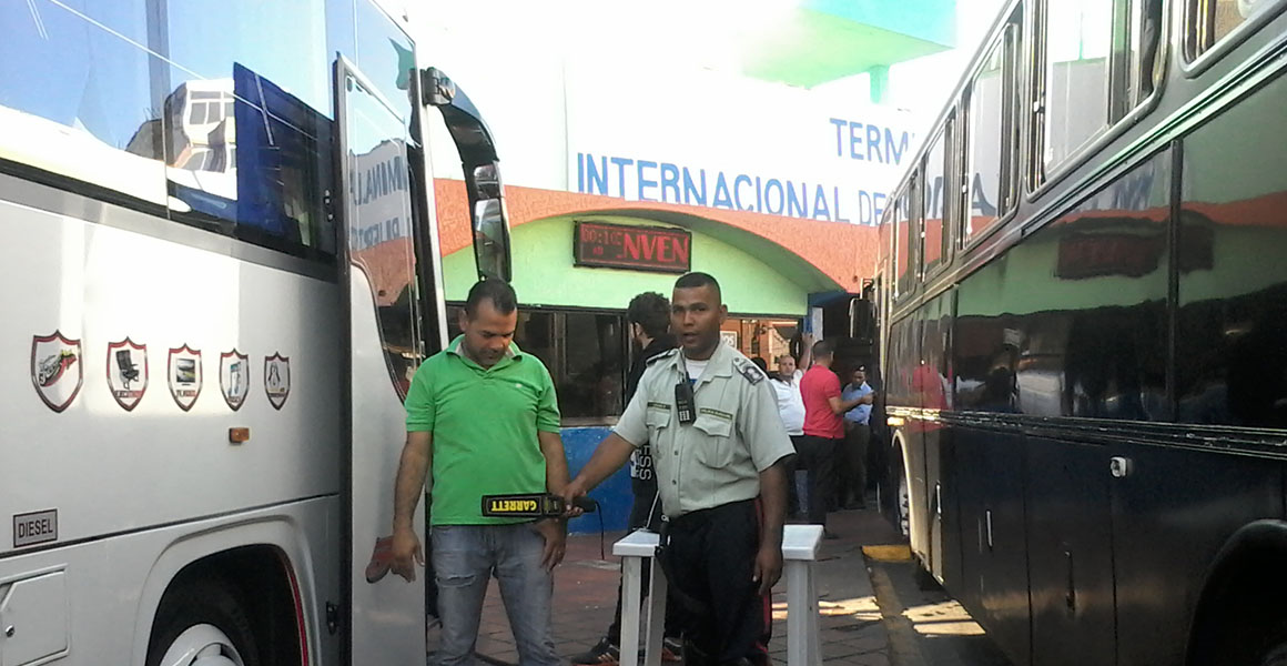 ¡Pilas! Pasajeros asaltaron tres autobuses en las carreteras de Anzoátegui