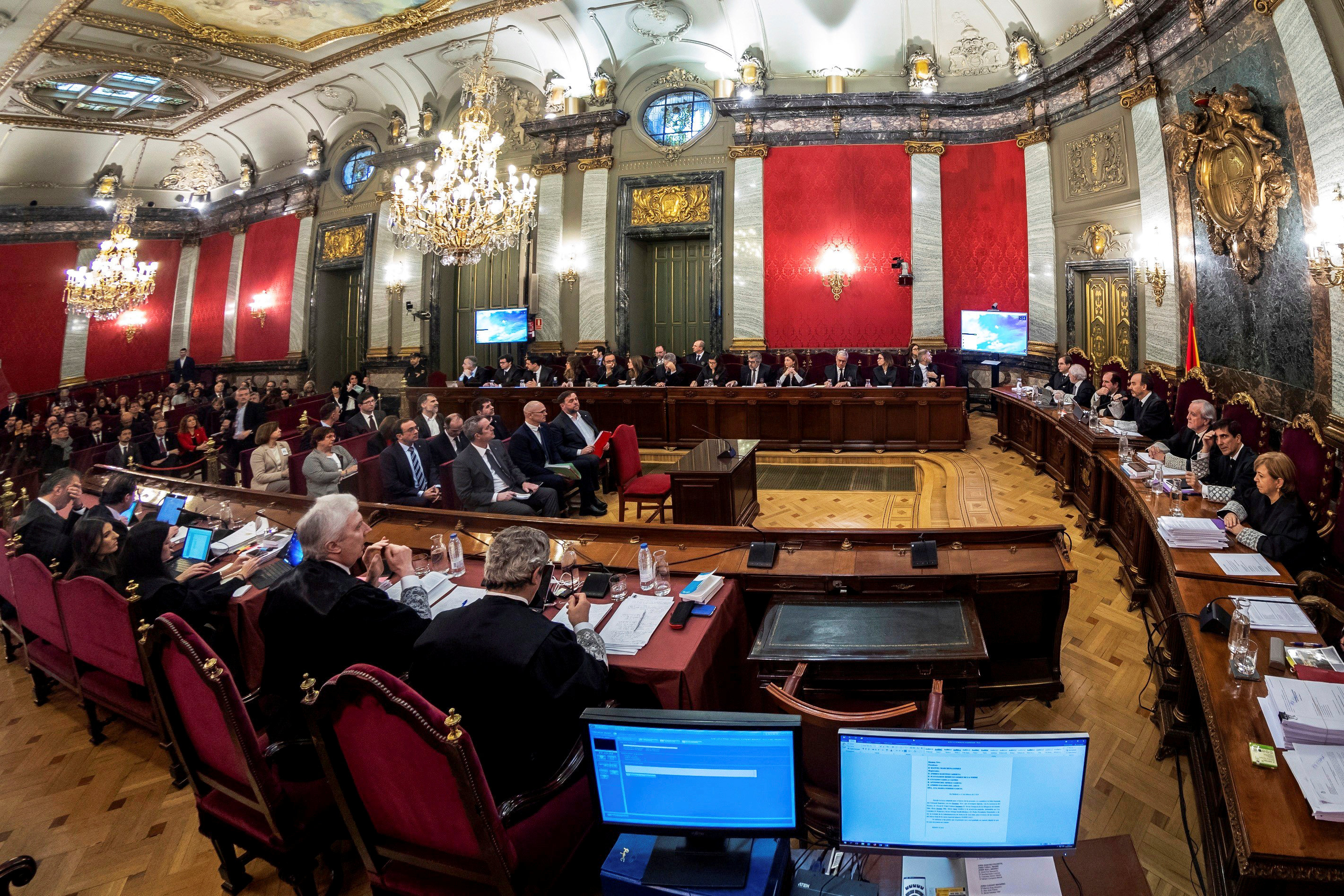 Tribunal Supremo español abre histórico juicio a 12 dirigentes independentistas catalanes