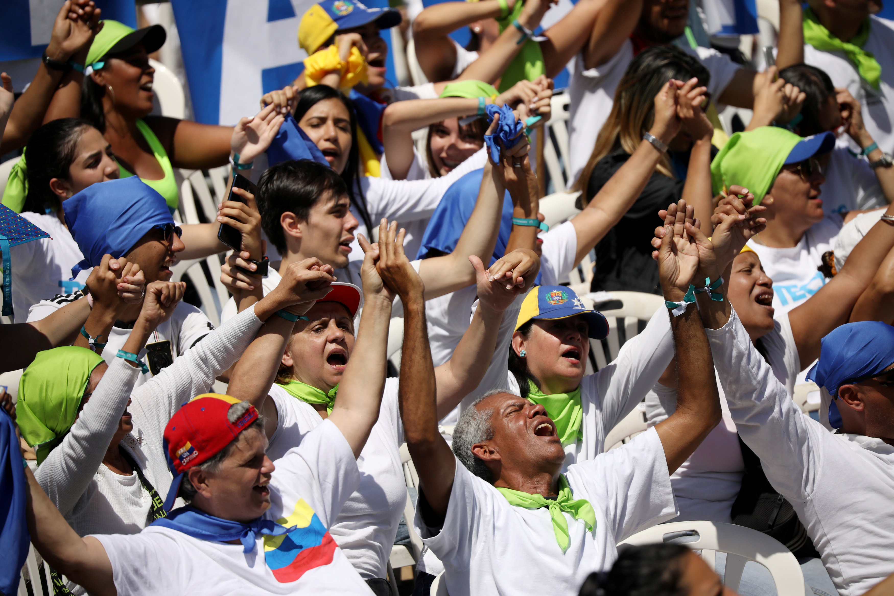 El rostro de los voluntarios que velarán por el ingreso y distribución de ayuda humanitaria (Video)