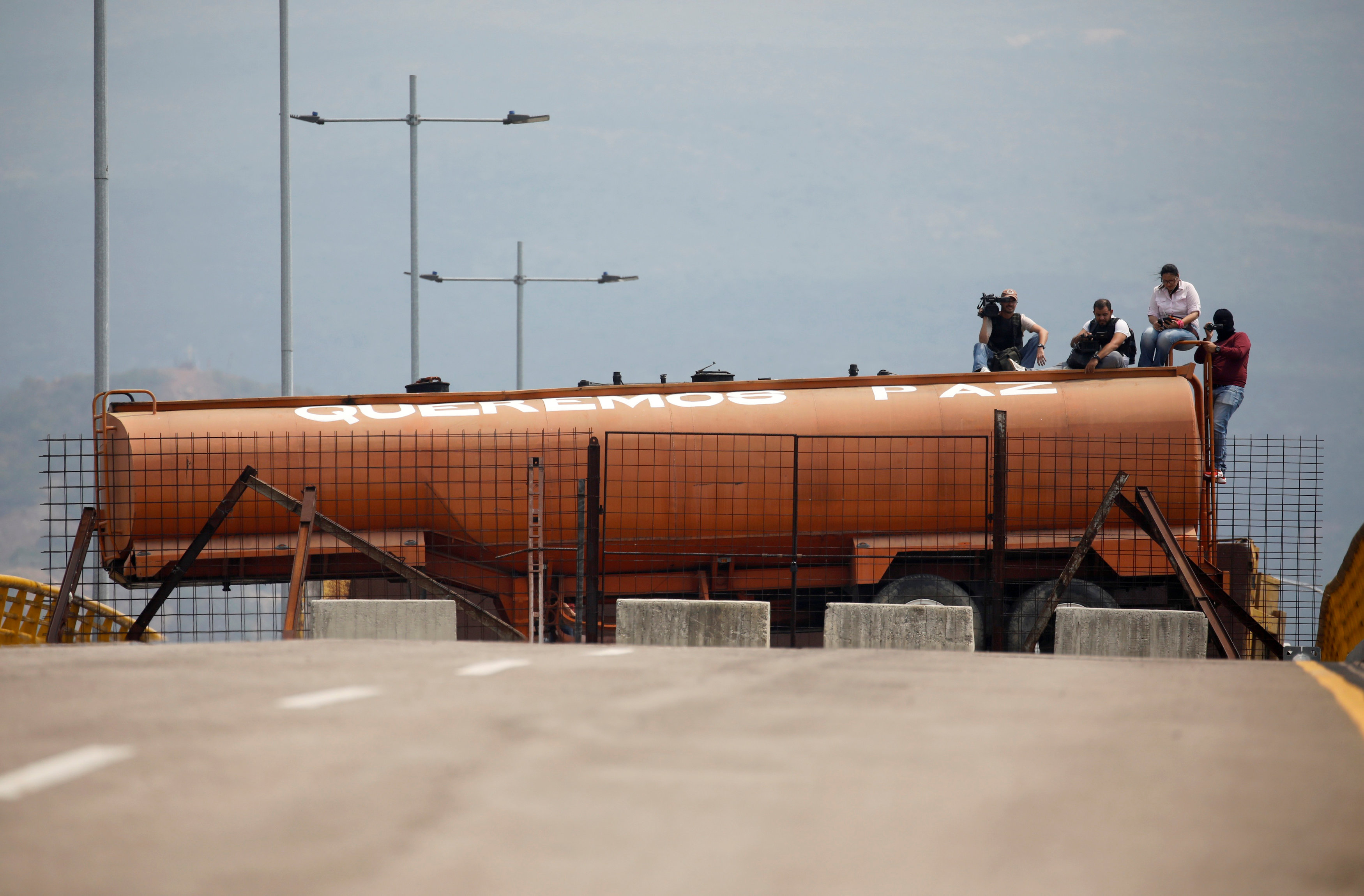 Colombia denunciará al régimen de Maduro por obstaculizar puentes fronterizos