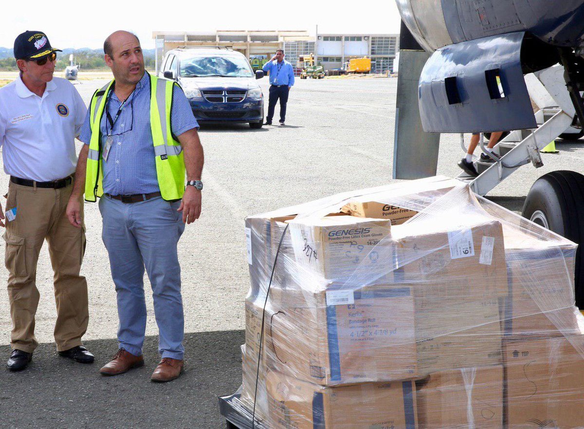 El avión de ayuda humanitaria enviado por Puerto Rico a Venezuela llegó a Bogotá