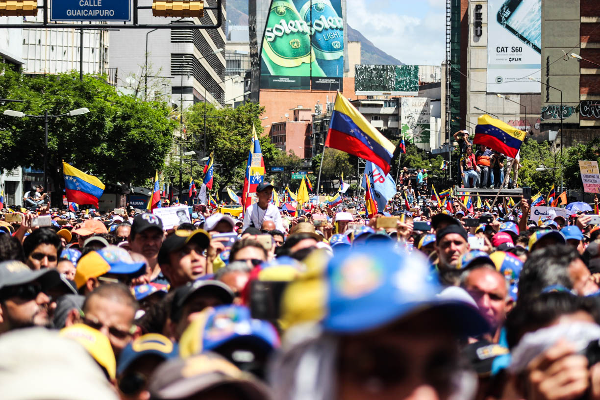 Estos artistas venezolanos también salieron a la calle para exigir a la FANB no bloquear la ayuda humanitaria