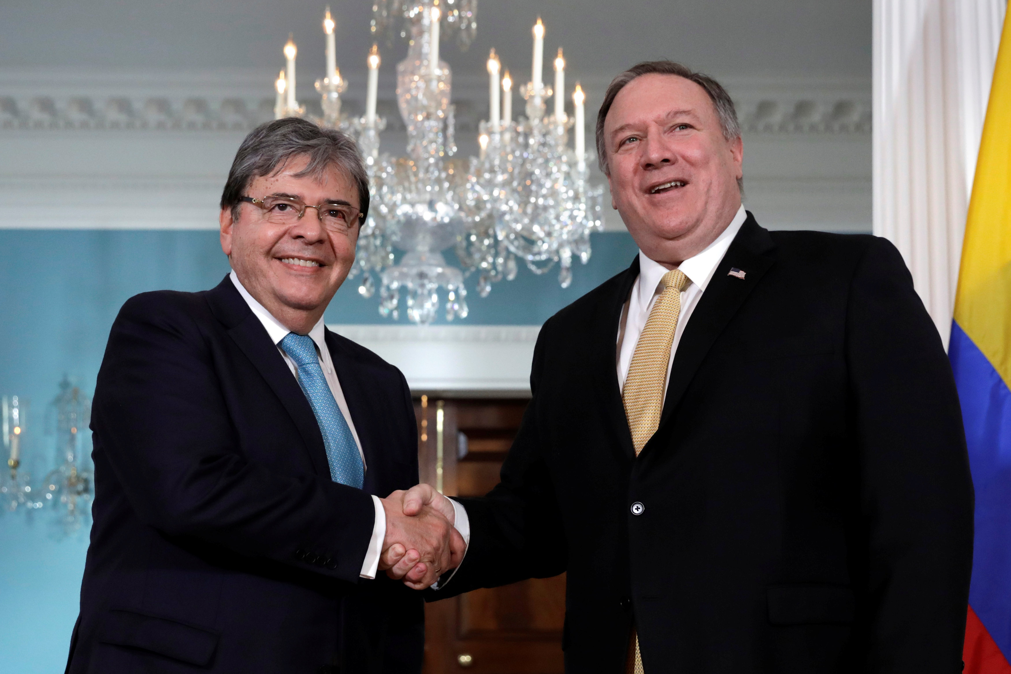 Mike Pompeo y Carlos Holmes Trujillo discutieron acciones para ingresar ayuda humanitaria a Venezuela