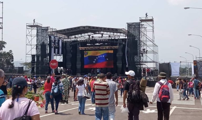 ¡Tienes que verlos! Estos fueron los mejores memes del concierto de Maduro