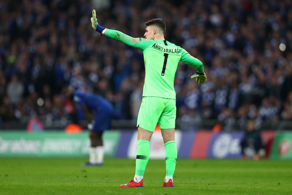 Nunca antes visto: Kepa se negó a salir de la cancha provocando la histeria de Sarri (VIDEO)