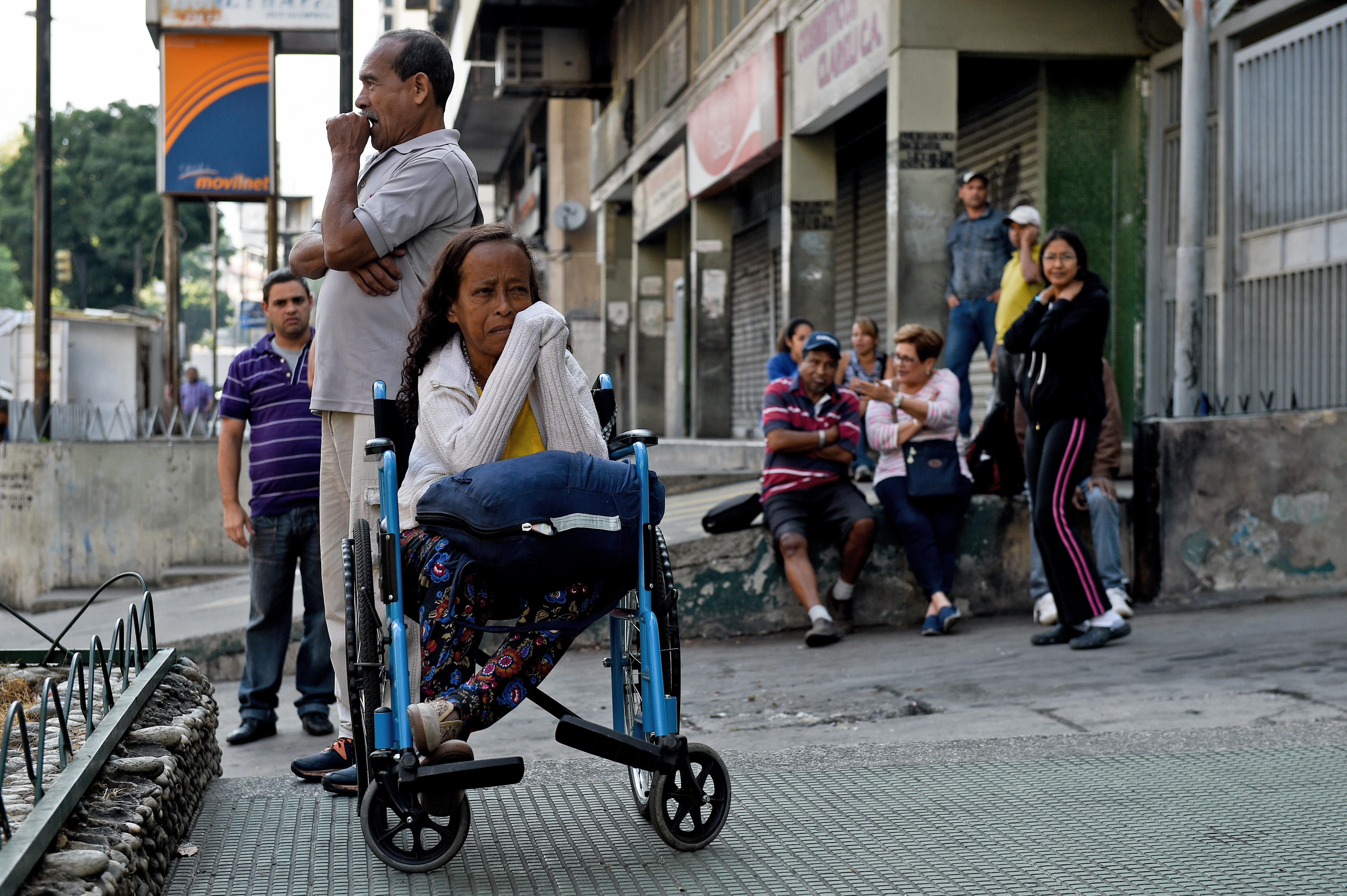 Enfermos crónicos al límite por segundo apagón nacional (FOTOS)