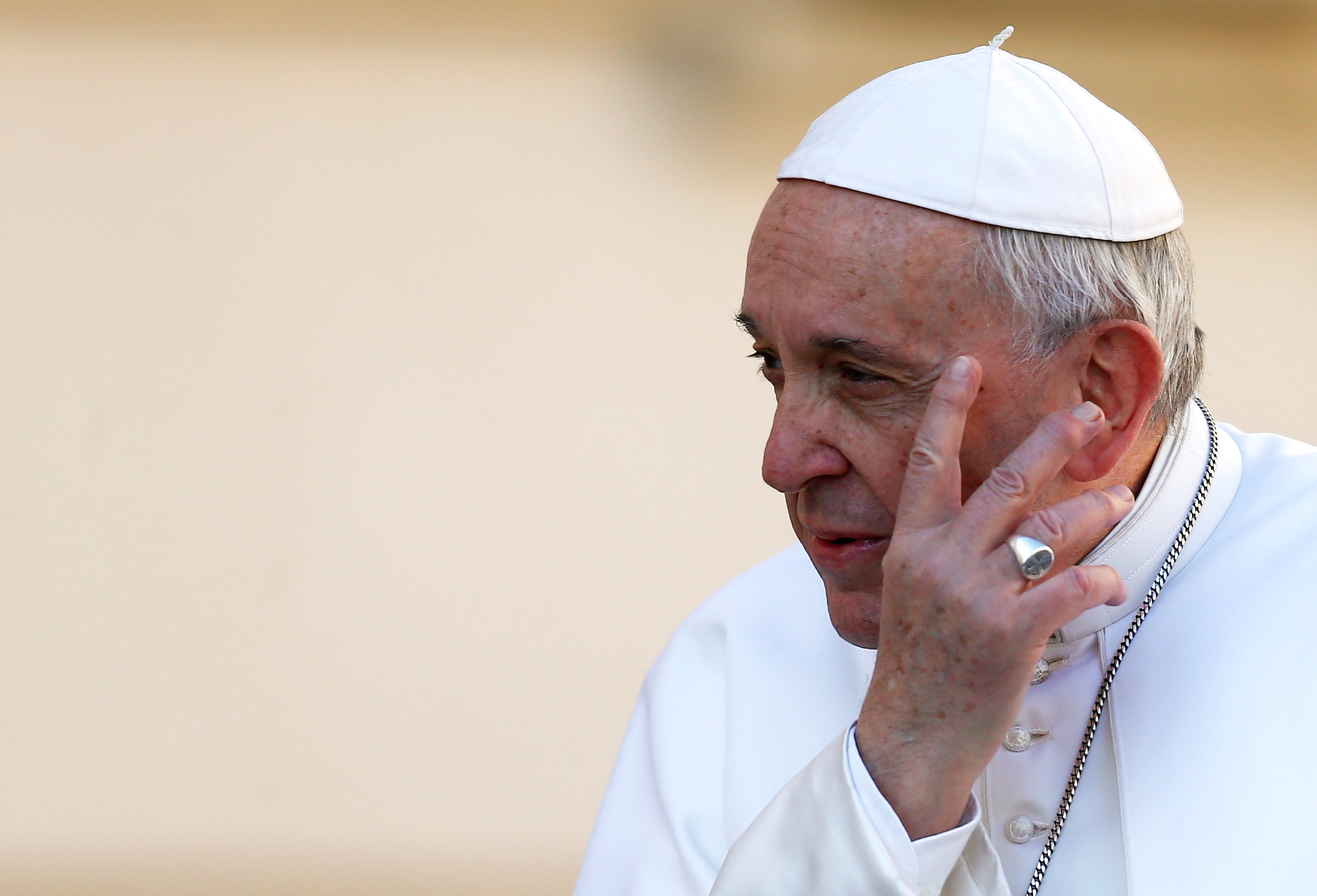 El Papa acepta la renuncia del arzobispo Ezzati, imputado por encubrir abusos sexuales