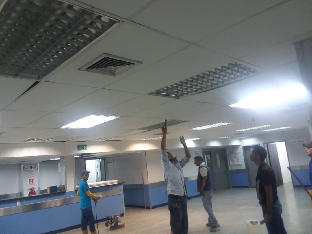 Barren por donde pasa la suegra: Arreglan el Hospital de Barquisimeto ante llegada de comisión de la ONU (FOTOS y VIDEO)