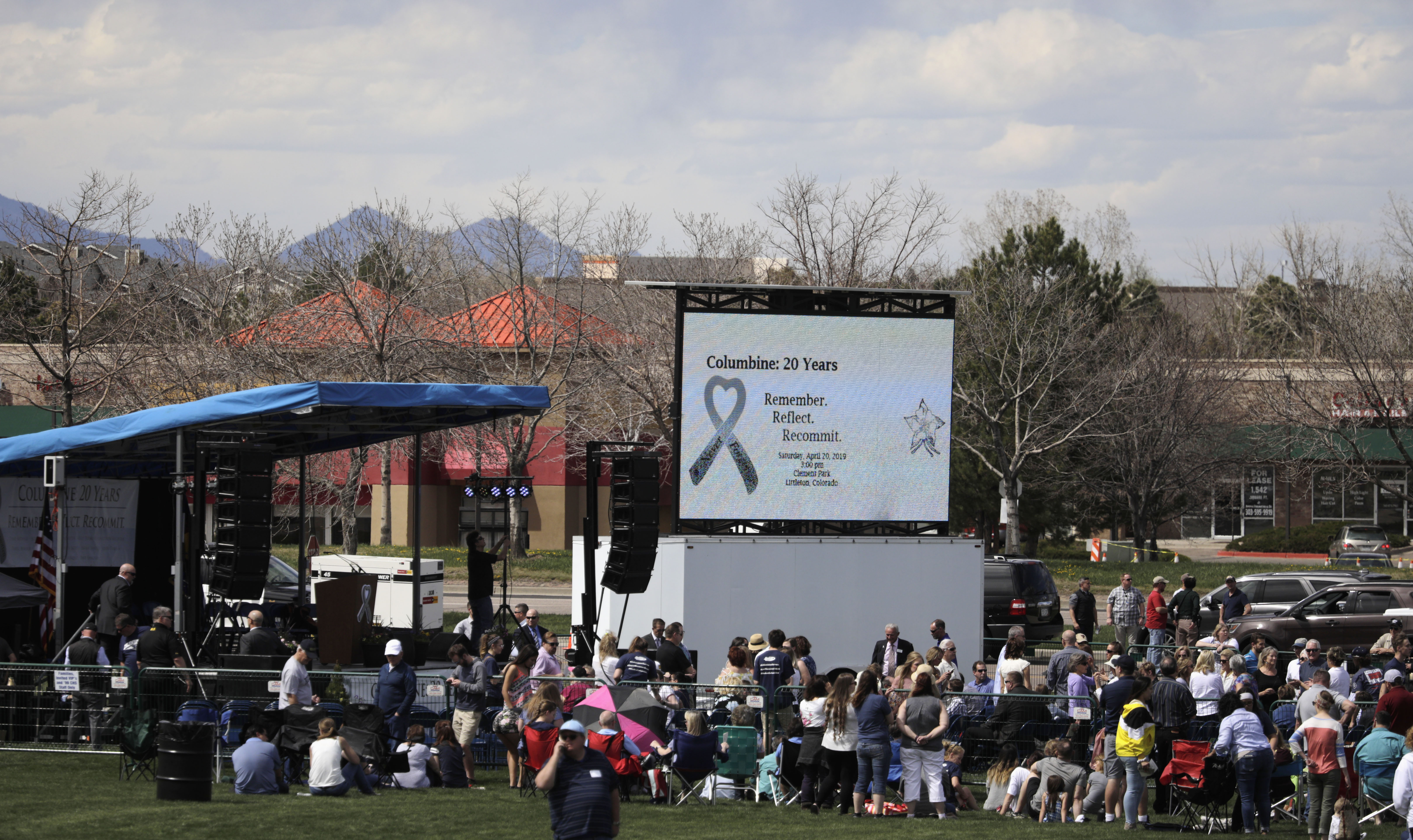 A 20 años de la masacre, Columbine conmemora la matanza de 13 personas en una escuela