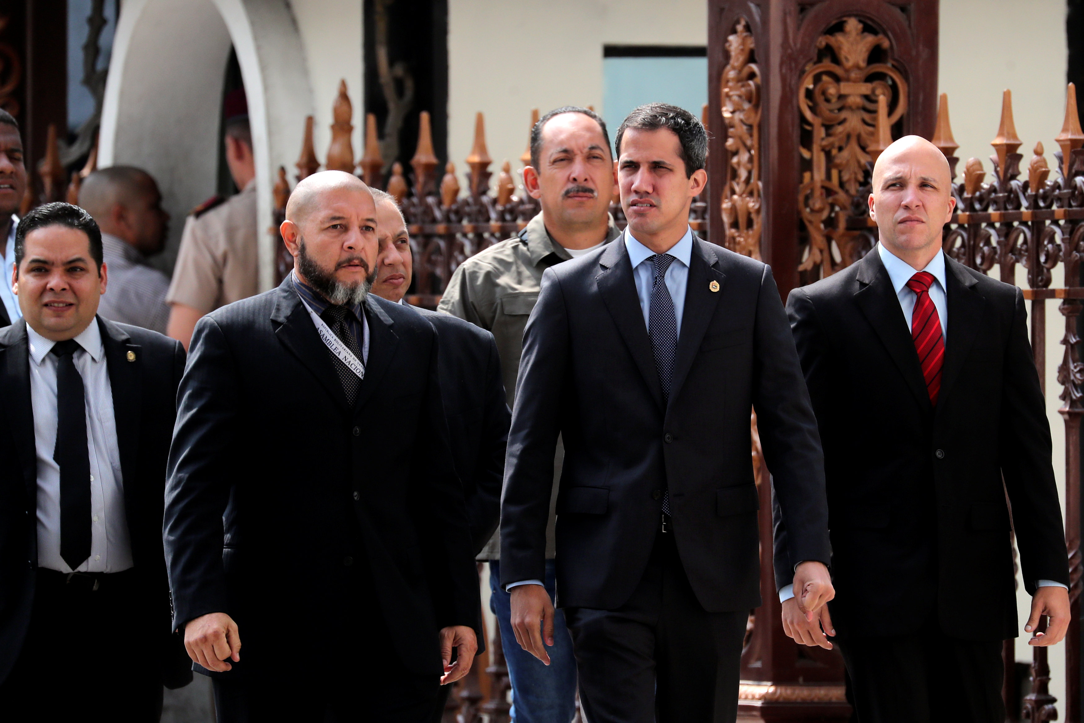 Juan Guaidó llega a la AN para presidir la sesión de este martes #2Abr