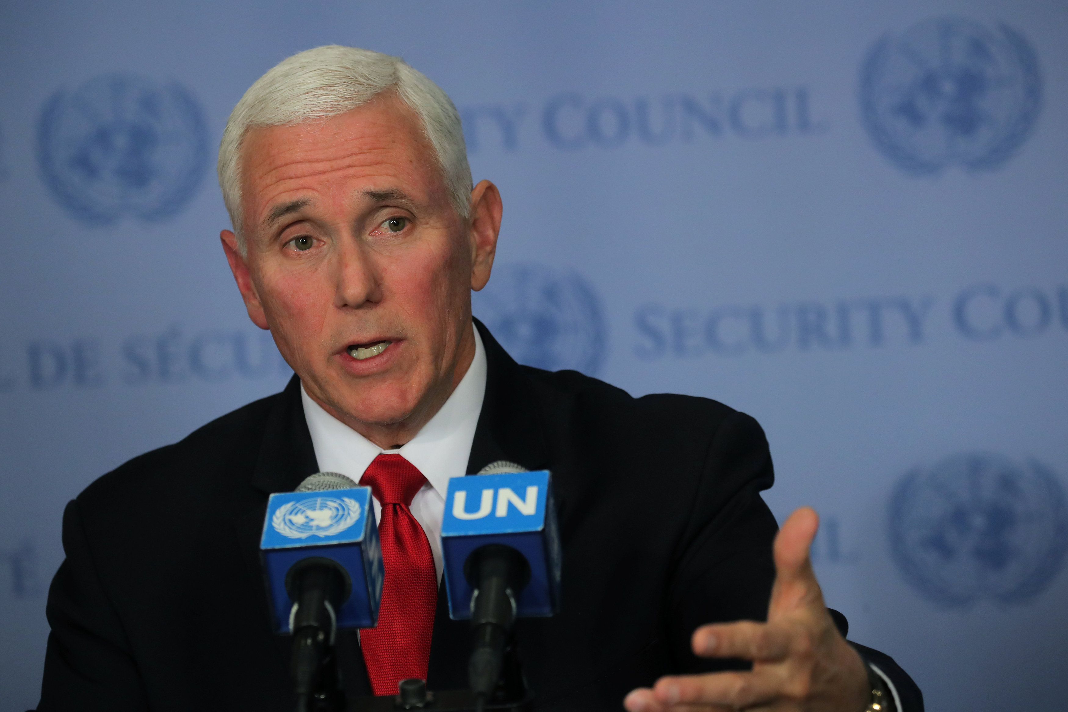 Mike Pence: EEUU respeta la soberanía del legítimo presidente (e) Guaidó