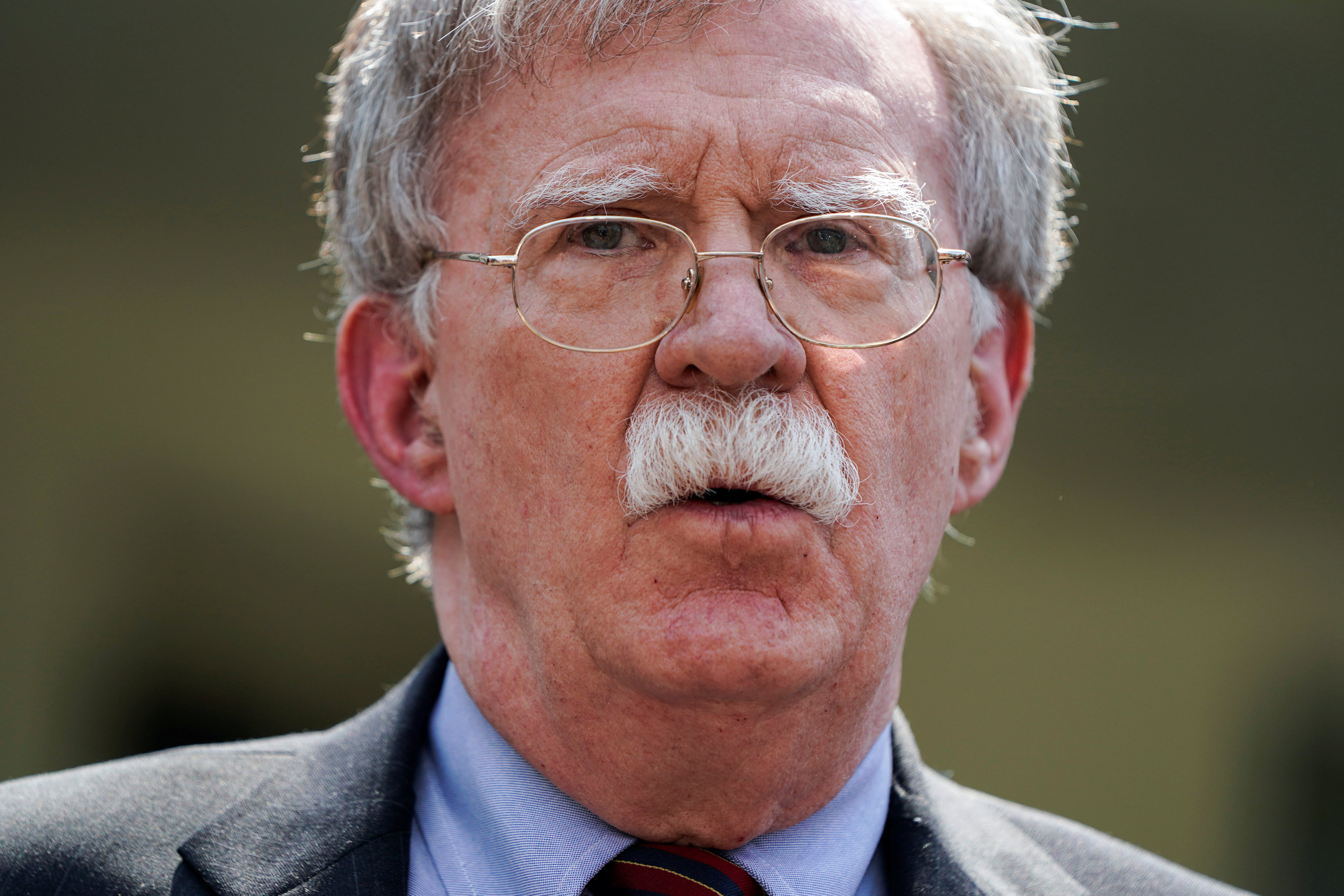 Bolton: EEUU toma medidas para finalizar plan de petróleo que permite la represión chavista