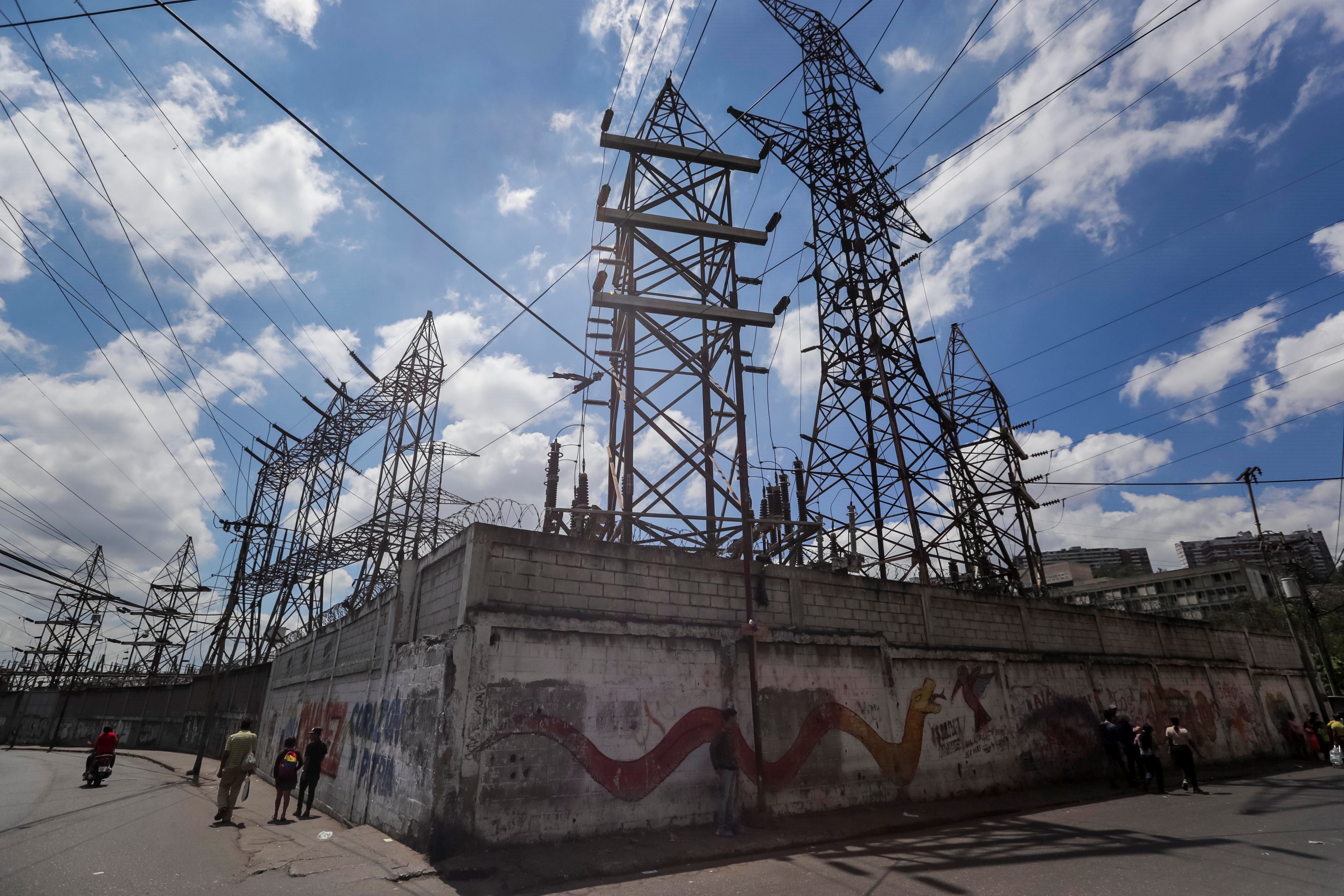 Venezolanos suman cuatro años bajo la sombra de los apagones