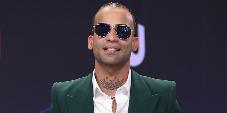 Así es como Arcangel reprende a sus hijos cuando van mal en la escuela (Video)