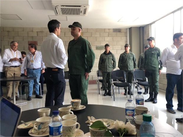 Censan a militares venezolanos en el exilio con vistas a salida de la crisis