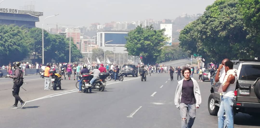 10:45 am Así están los alrededores de La Carlota este #30Abr (Fotos)