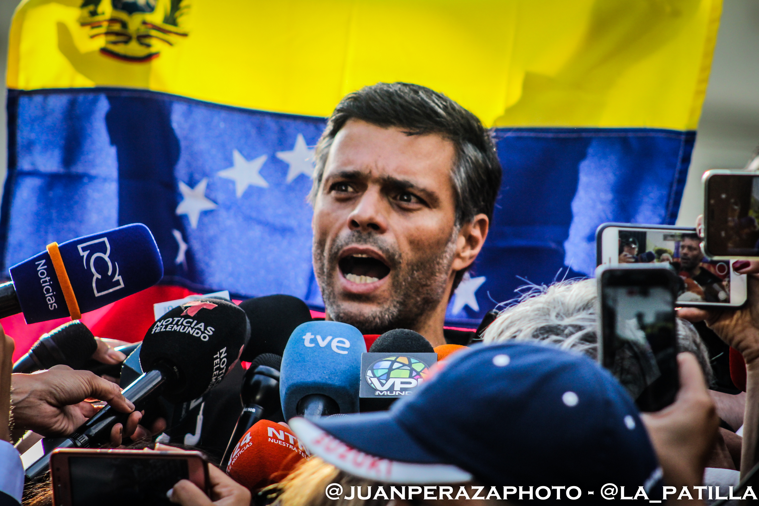 Leopoldo López respaldó denuncias de docentes y aseguró que es la lucha de toda Venezuela