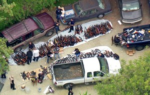 EN FOTOS: Encuentran un arsenal de 1.000 armas en una mansión de Los Ángeles