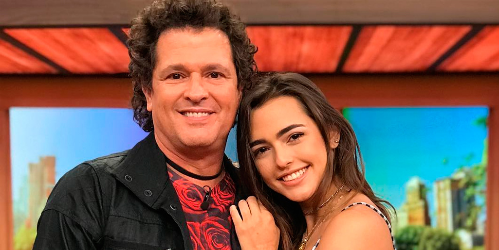 Arremeten contra hija de Carlos Vives por hacer topless en protesta de Puerto Rico