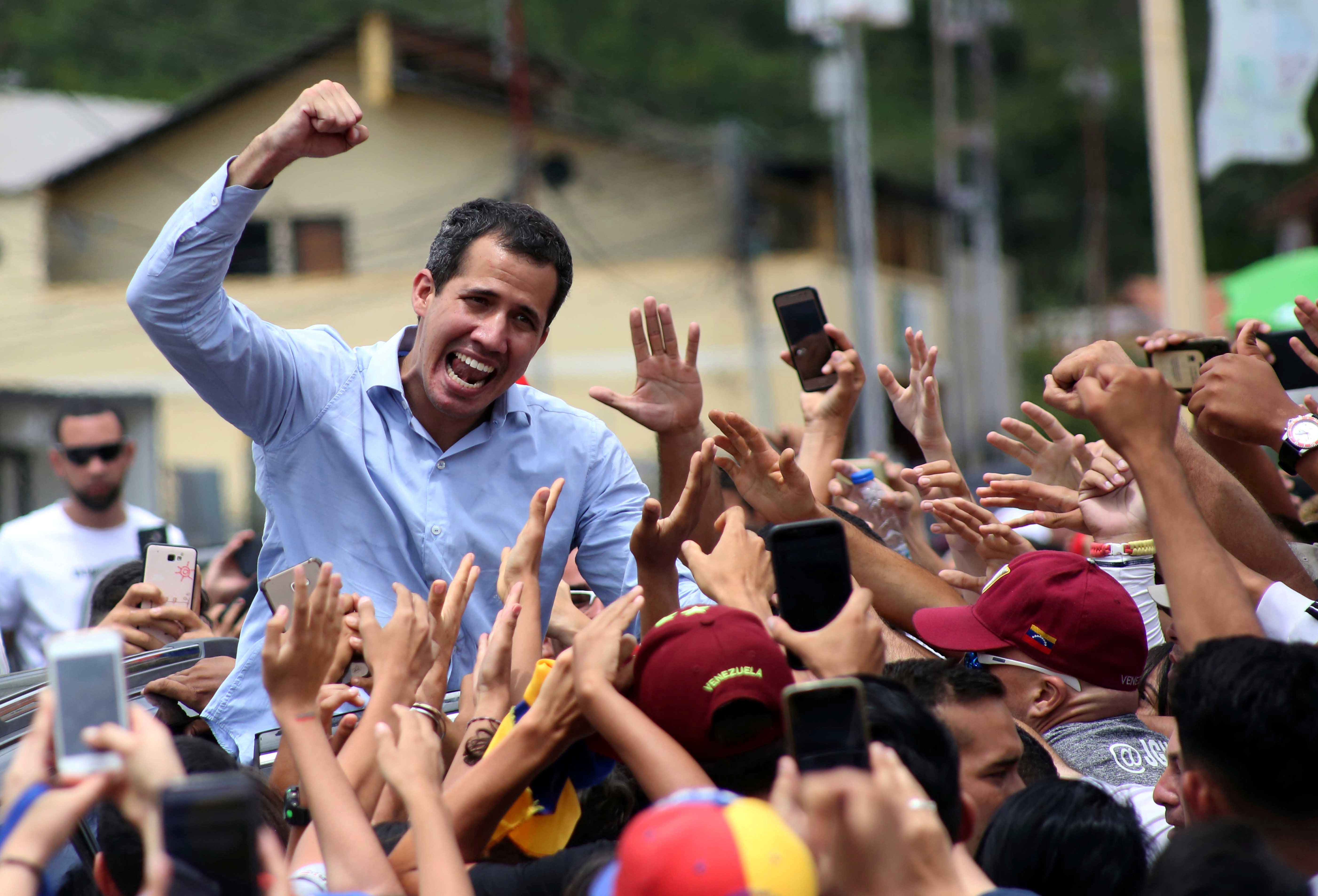 Guaidó eleva el tono y deja en ridículo a Maduro en Vargas (VIDEO)