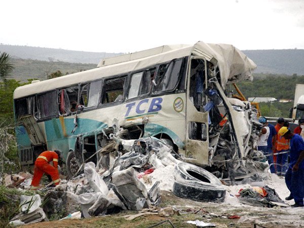 Accidente de autobús en Indonesia dejó al menos 13 muertos y decenas de heridos