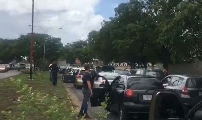 En Puerto Ordaz cierran las vías ante la falta de gasolina (Videos) #14Jun