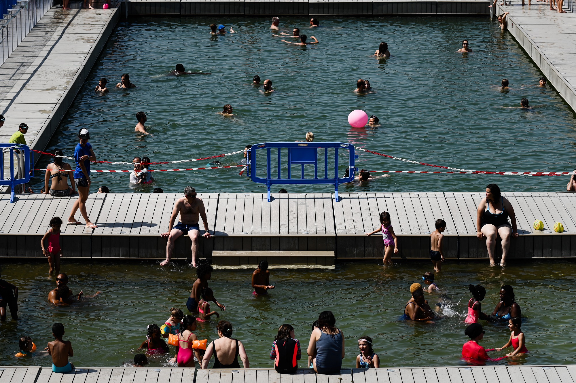 Francia respira tras una ola de calor que ya sólo afecta al noreste del país