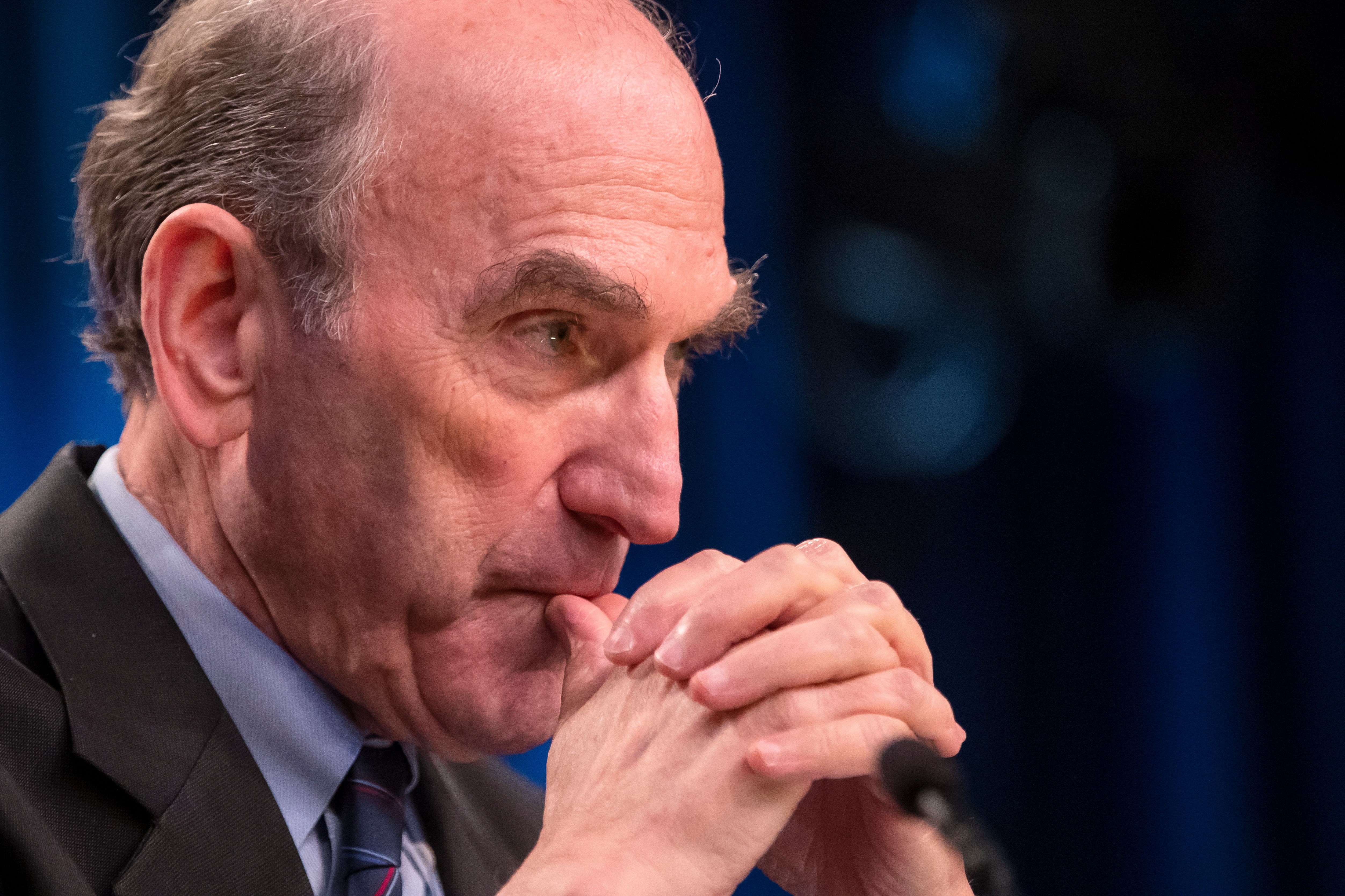 Elliott Abrams: No podemos negar que existe la opción militar para Venezuela, pero no es la política actual