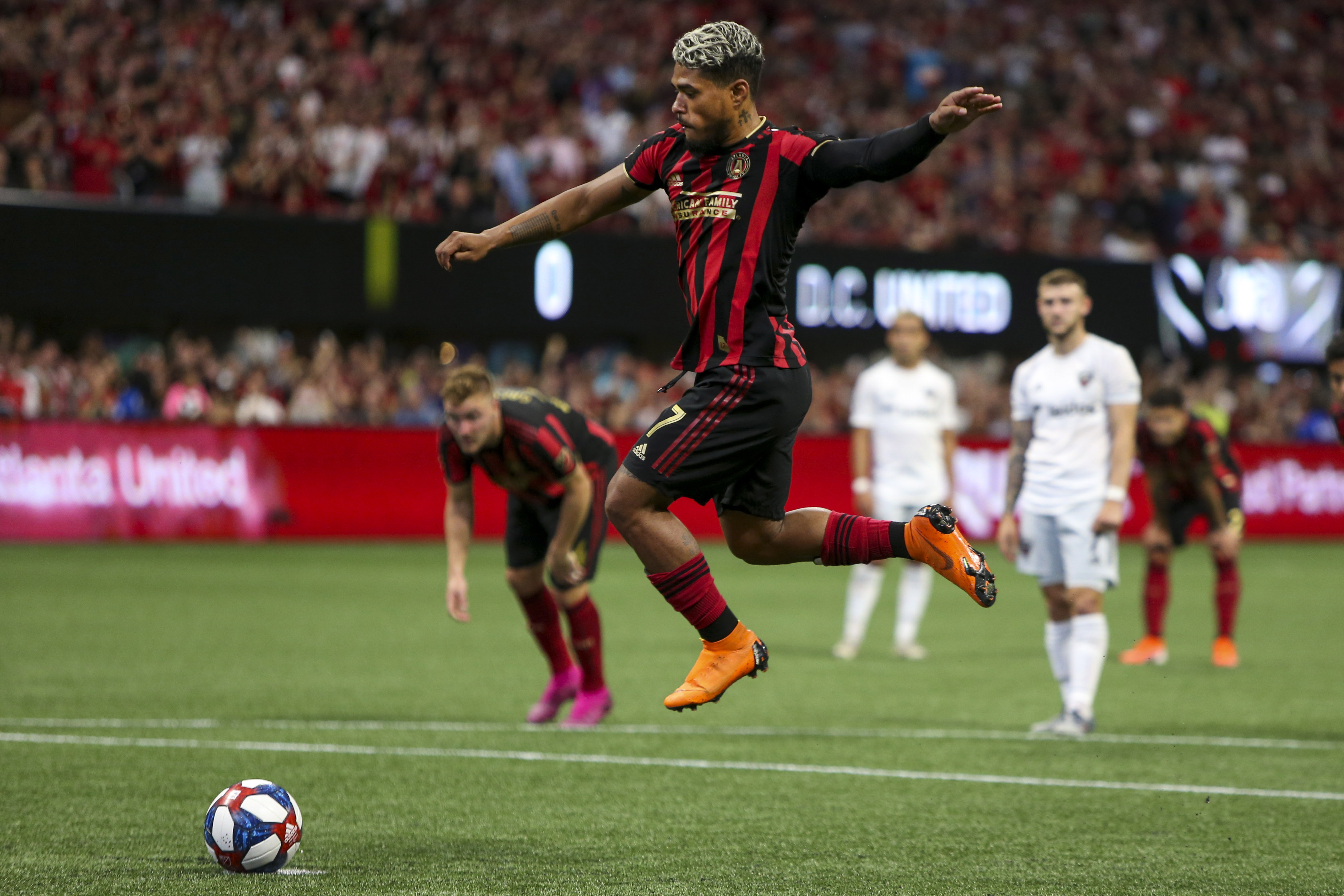 ¡La mandó a la Luna! Josef Martínez falló un insólito penal con el Atlanta United (VIDEO)