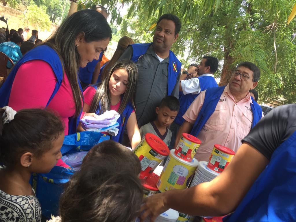 Diputados acompañan entrega de ayuda humanitaria en Zulia (fotos)