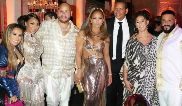 JLo celebró en grande con cientos de invitados, fuegos artificiales y… una “chatarra” de carrito (Fotos+Videos)