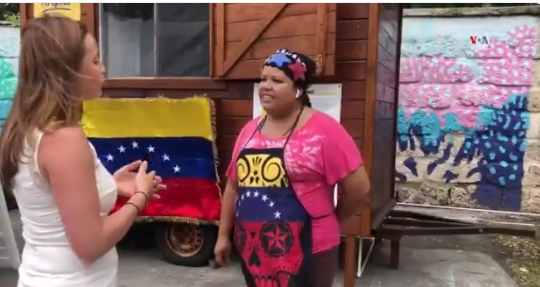 En Barbados tiene un puesto de AREPAS venezolanas, conoce a su creadora (VIDEO)